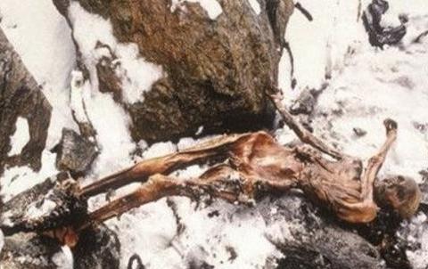 与冰山里的尸体相关的人统统死掉奥格赤裸尸体的诅咒真的存在吗