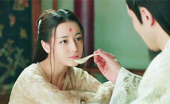 古装美人喝药什么样梁洁画风突变高圆圆反差萌太美