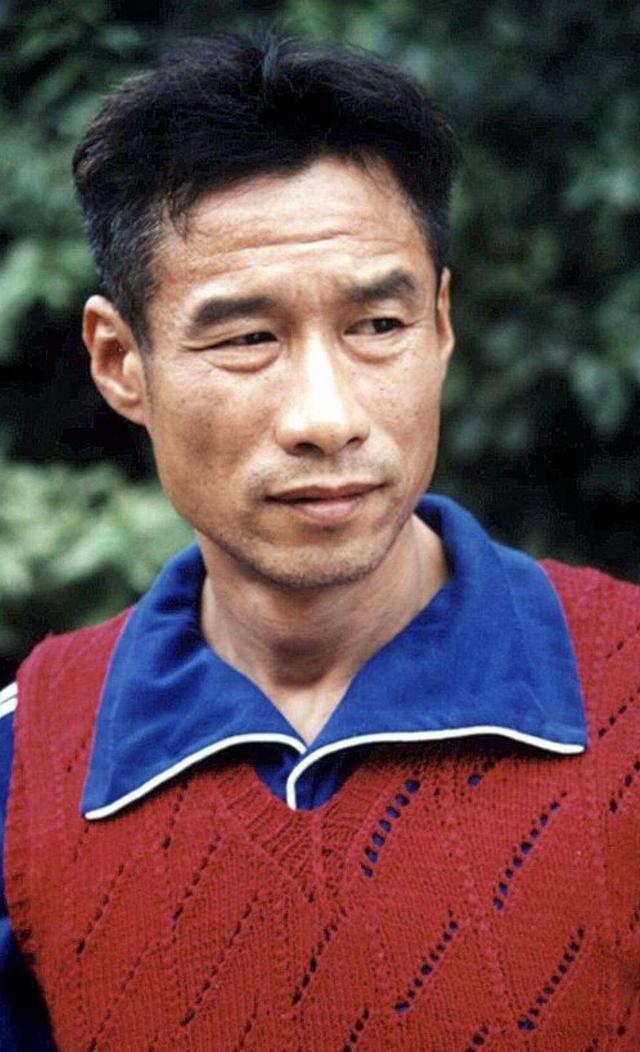 62岁老戏骨刘佩琦,初见岳母被拒,与妻子相爱29年,如今生活幸福