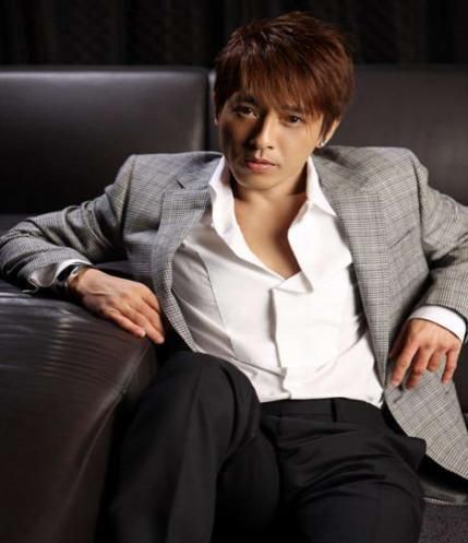 吕颂贤是一位香港演员,毕业于香港演艺学院,曾经主演过《枪神》