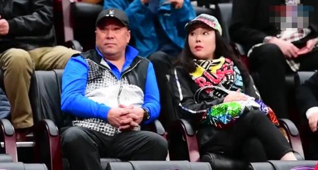 回忆太甜蜜,不过妻子好难追,如今他两鬓斑白已成霜|李永波|谢颖|两鬓