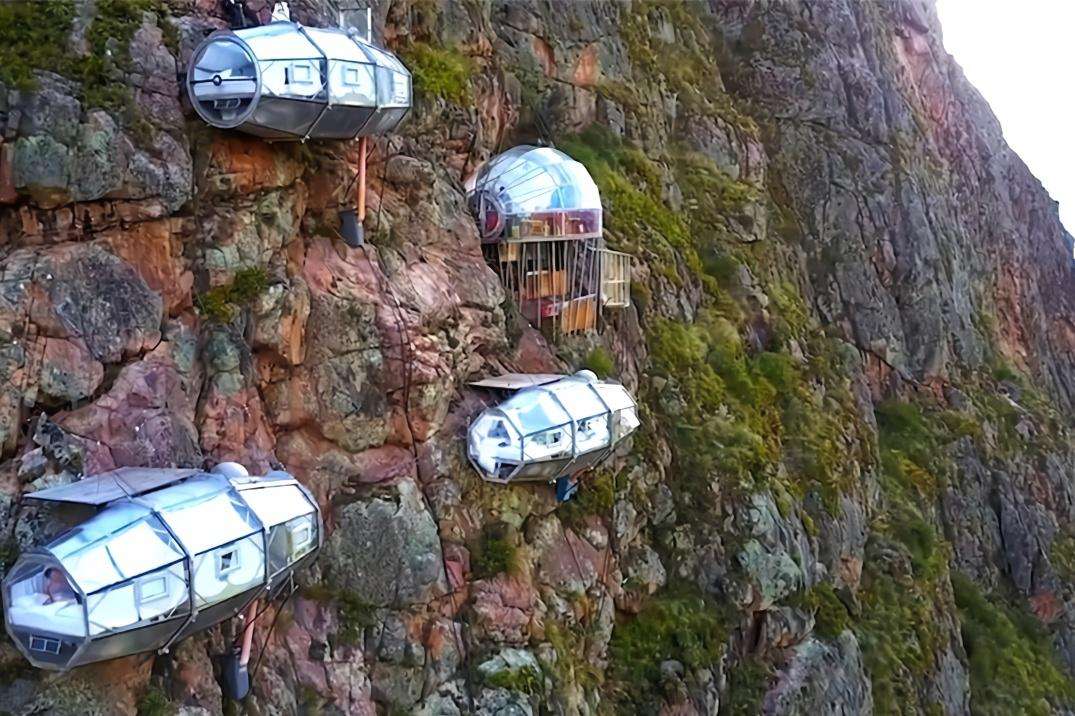 悬崖峭壁上的酒店,2000元一晚还要攀岩入住,一般人不敢住进去