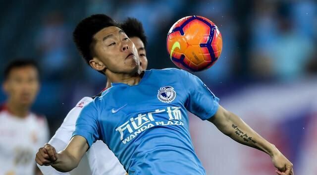 拉尔森带李帅重塑左路走廊贝尼特斯是当之无愧的战术大师,曾经连续