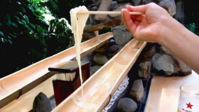 日本特色流水素面吃法太奇葩游客吃完纷纷吐槽有点恶心