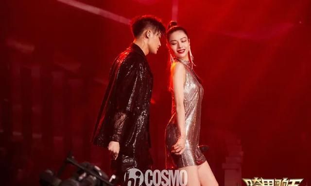 omg钟楚曦跨界歌王抹口红看得我脸红心跳