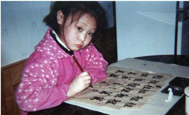 球迷晒出惠若琪小时候照片,呆萌可爱有点婴儿肥,身高比同龄人高