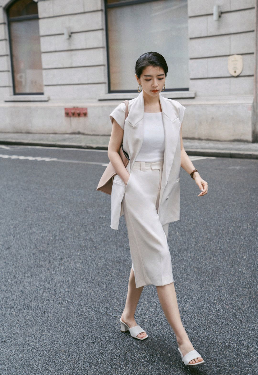 三木博主夏季私服穿搭穿一字肩上衣搭直筒裤简约高级清新甜美