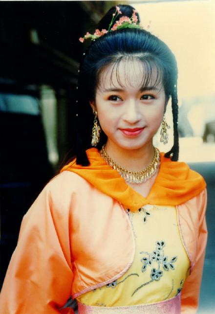 女星"甜姐儿"时期:伊能静像洋娃娃,叶蕴仪能萌你一脸血呀