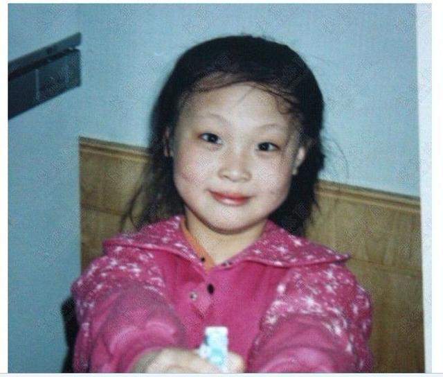 球迷晒出惠若琪小时候照片,呆萌可爱有点婴儿肥,身高比同龄人高