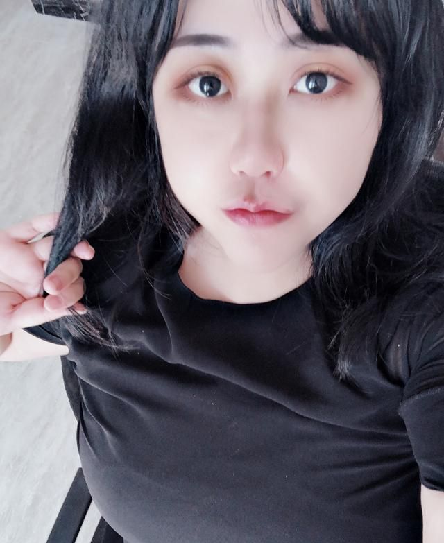 乔碧萝微博秒换真人头像自拍被网友评价网友还挺好看