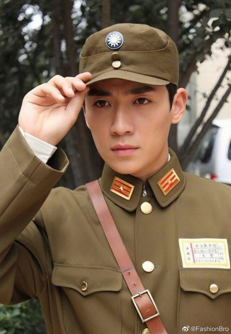 朱一龙军装图鉴小合集,演技实力派的高光表现