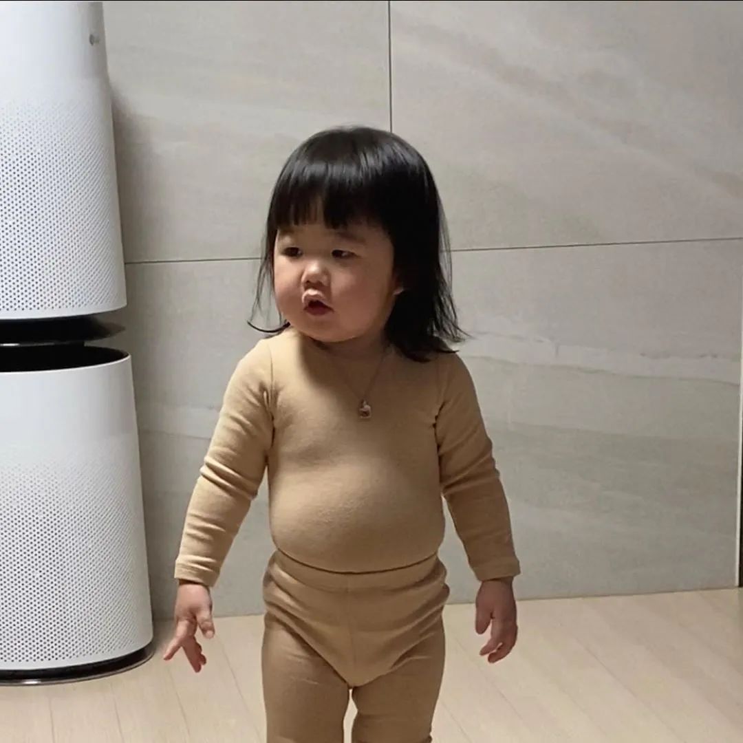 3岁小姑娘活成38岁大叔,我竟然在她身上看见我爸的影子
