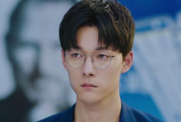 张雨剑沉迷耿直人设 上综艺全程冷漠脸