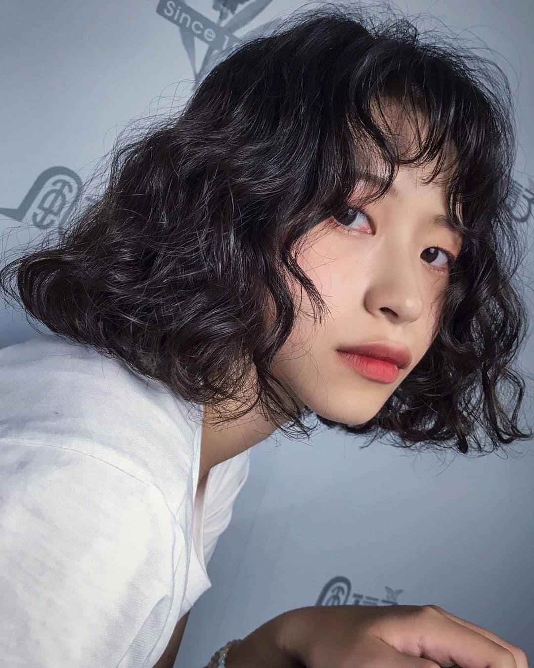 长短都百搭,这样烫发让你感受上个世纪的美|复古|烫发|发型_新浪新闻