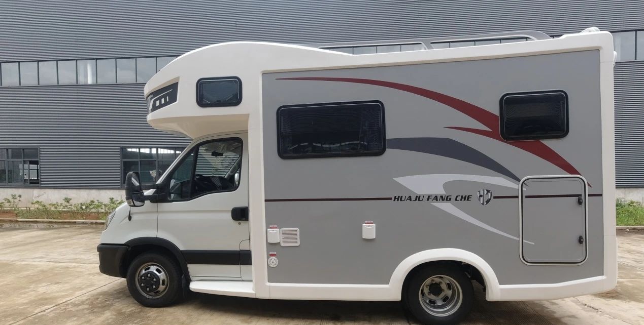 售价不足40万的自动挡依维柯c型房车,配全铝车身你怎么看?