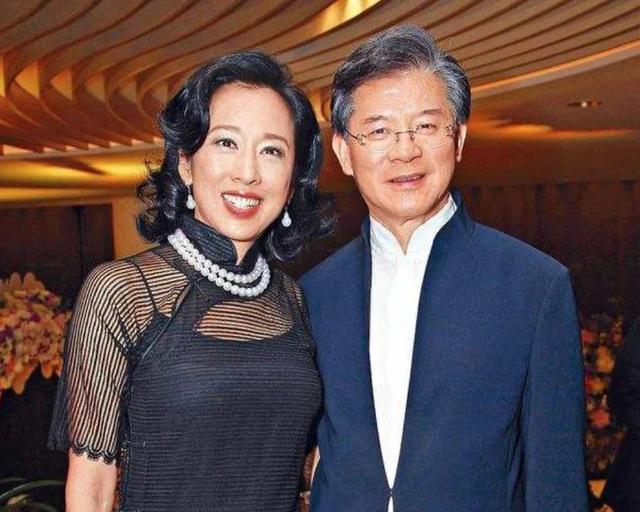 两次嫁入千亿豪门,朱玲玲是如何做到的?