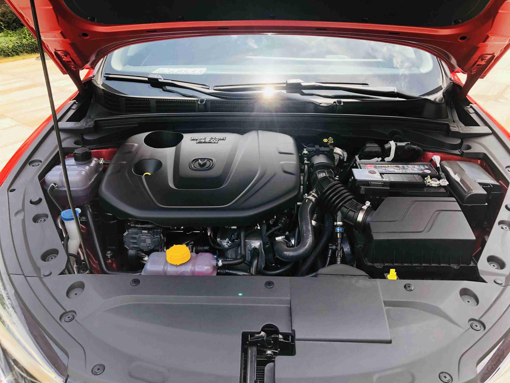 探究车市寒冬逆市上扬背后的品质长安逸动plus深度评测