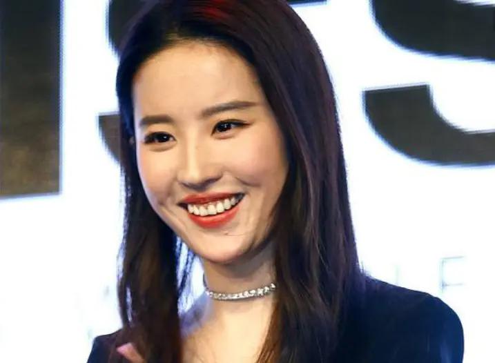 公认大笑最美的女星刘亦菲第九赵丽颖勉强第三第一令人心动