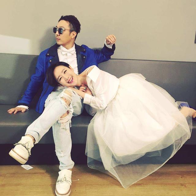 haha一家拍全家福,刘在石给其女儿送衣服成亮点
