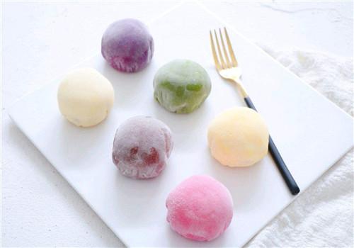 糯米粉做成的小点心,皮薄馅多,口感贼赞,吃一次终身难忘