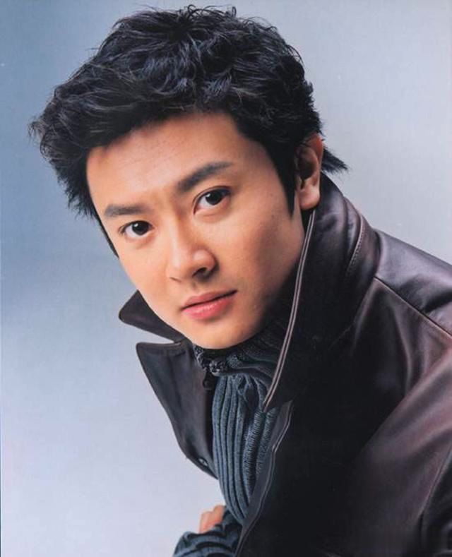 纨绔子弟年立伦,以及《女才男貌》中医术高明的外科医生李柏林等角色