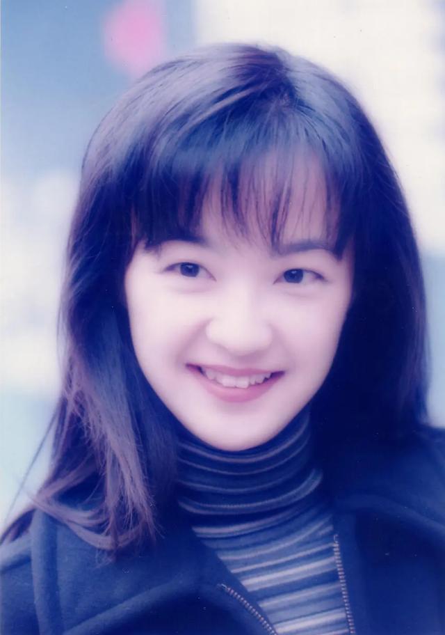 歌坛天后陈慧娴:三段失败恋情,佛系心态让她至今还没结婚没孩子