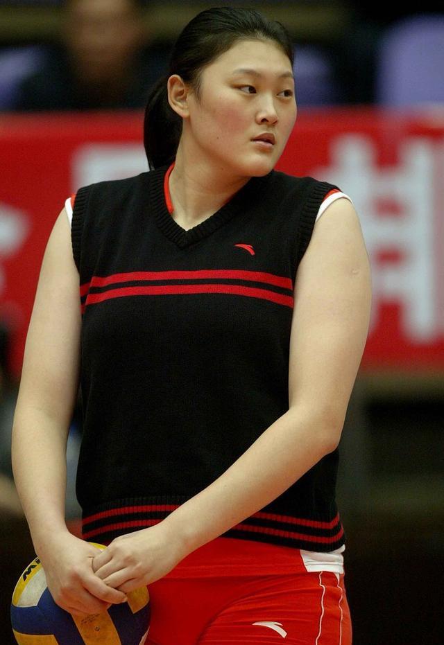 中国女排曾经180斤的王一梅竟如此瘦了脸小眼大变成美女了