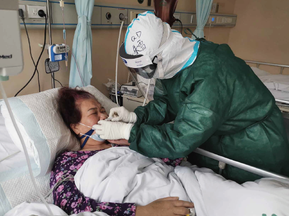 抗疫画册 | 刘伟《青岛援鄂护士长朱雪》