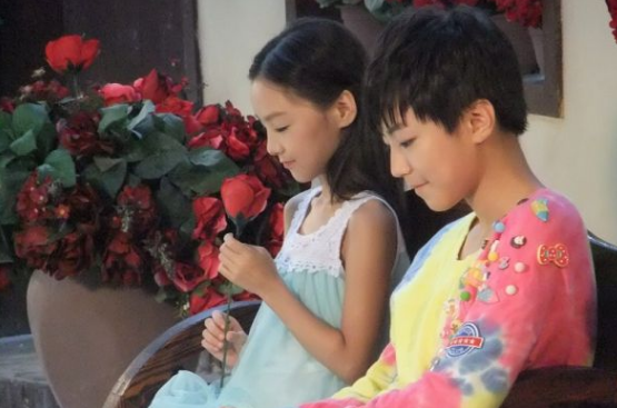 四叶草的臆想情敌,如今长成女版王俊凯|tfboys|贺美琦|王俊凯_新浪