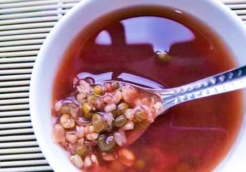 你做的绿豆汤难道还是红色吗?