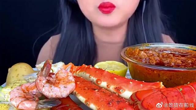 吃播:韩国大胃王小姐姐吃海鲜蘸辣酱
