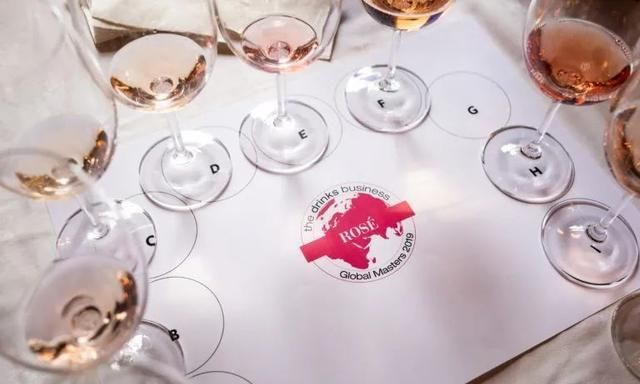 有一瓶tiberio是樱桃红,bandols都是浅色的,但一些世界上最好的桃红