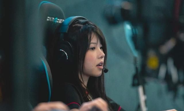 mayumi成斗鱼lol区新贵不会说中文的美女主播能火多久