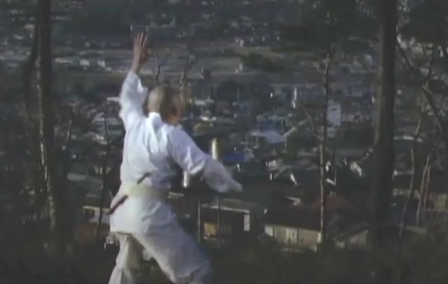 也曾经嫉妒彼此,但是这一句求你啦,让我看到了崛井对良介真挚的兄弟情