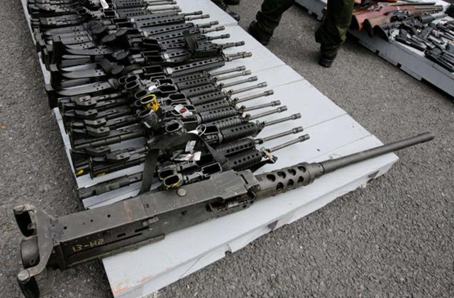 成为一名墨西哥警察有多危险看看毒贩武器就懂了连巴雷特都有