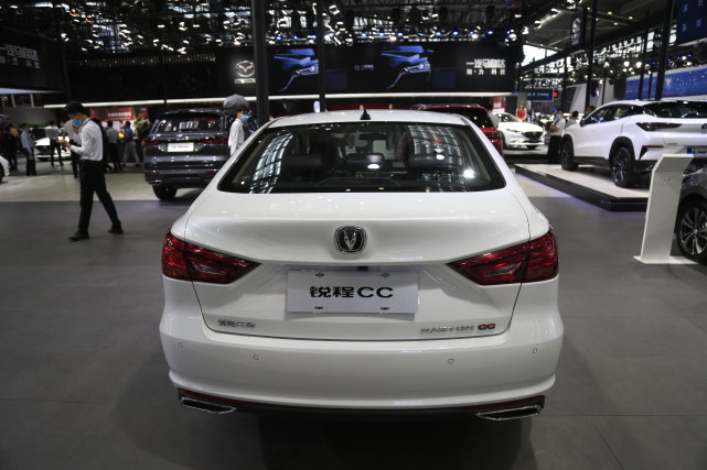 长安汽车锐程cc10万级别长轴距中级车车展实拍