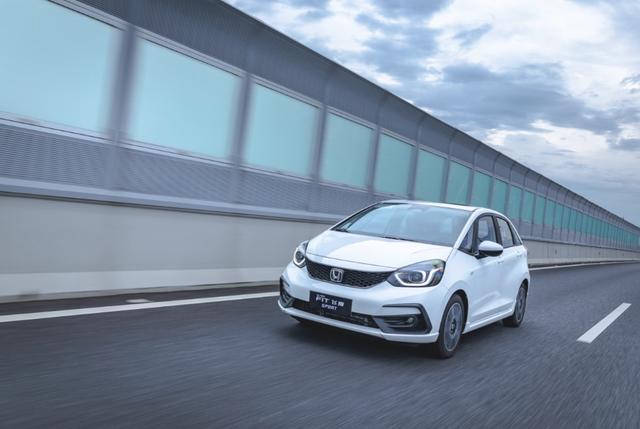 全新一代“平民超跑”预售 8.18万元起，到底香不香