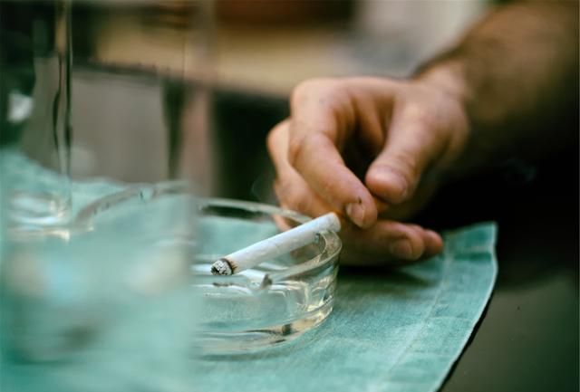 老烟枪:若没完成4项测试,请立即戒烟!三处凸起,或是肺已病变