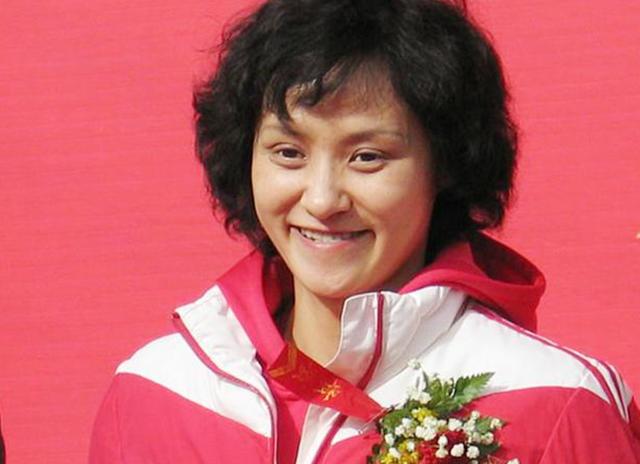 跳水皇后高敏素颜干农活曾获70枚金牌如今过着种菜生活