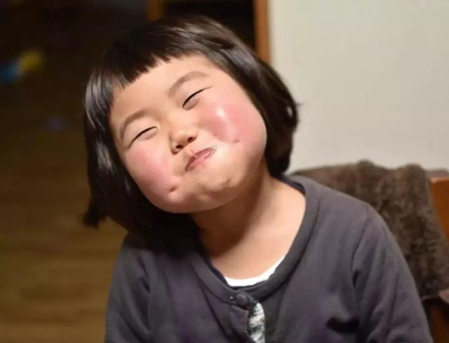 日本宝妈晒娃"搞怪照"意外走红,画面温馨真实,网友:骗生宝宝