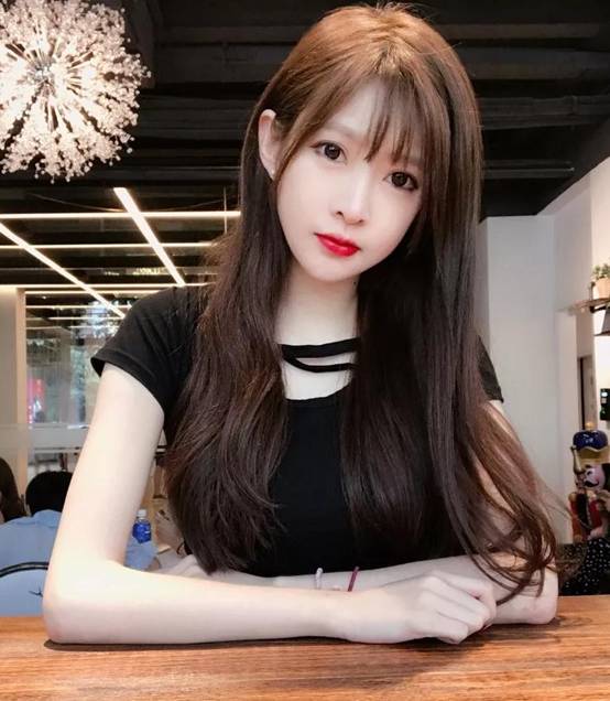 斗鱼二次元女主播报价,却被水友嫌弃