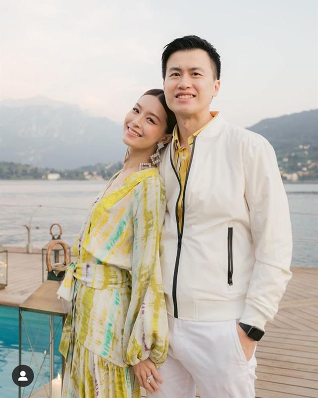 闺蜜差别大!文咏珊钻富豪老公怀里撒娇,黄晓明送花圈不带baby名