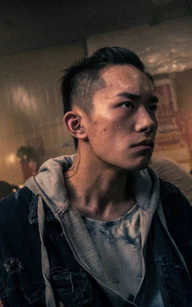少年的你获香港金像奖小北寸头易烊千玺新作光头抢镜