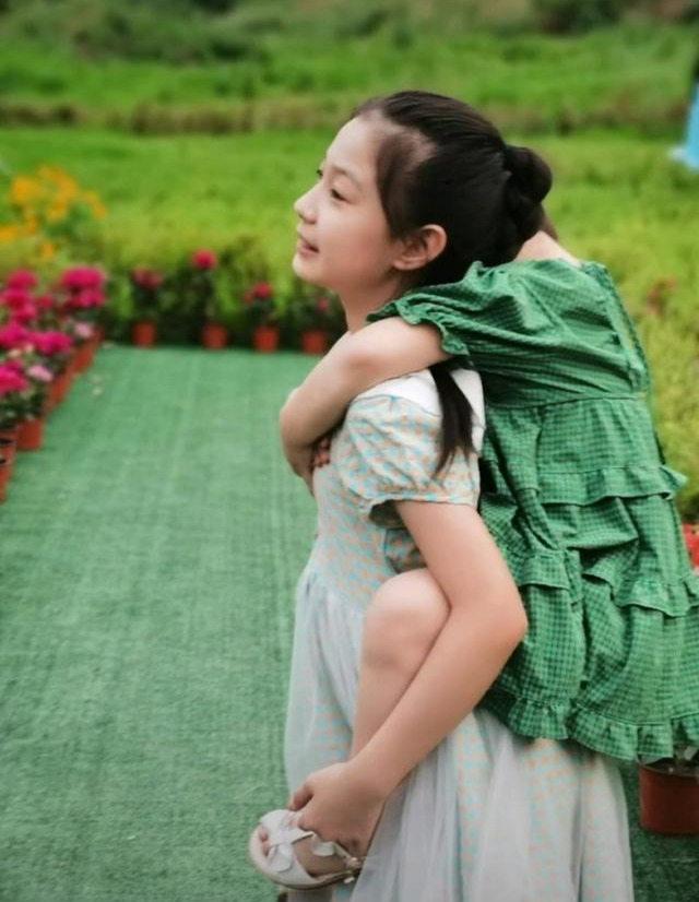 《乡村爱情》赵兰娜没有赵兰妮好看? 妹妹可爱很加分__财经头条