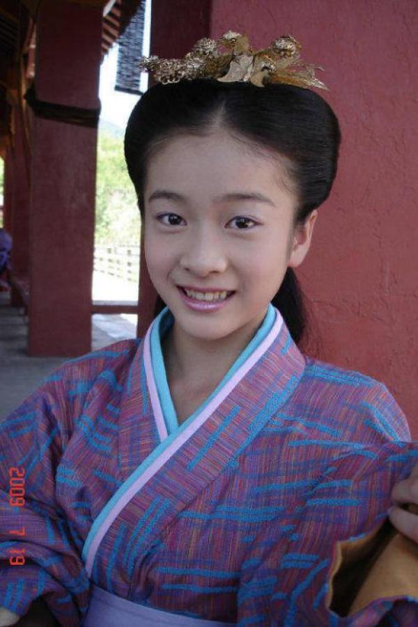 童星董慧近照,曾在《美人心计》力压张雪迎,如今两人发展大不同