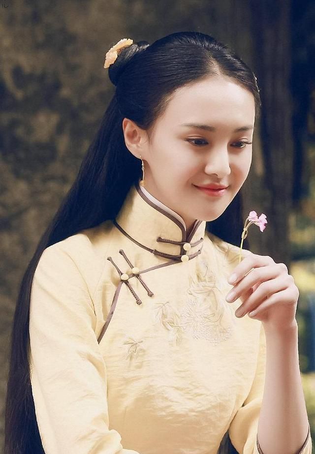 杨幂穿旗袍已经很美了,但看见赵丽颖和郑爽穿旗袍,才感到惊艳