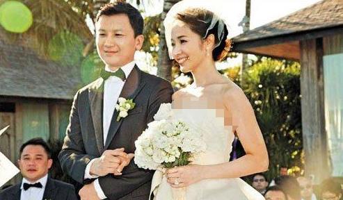 她曾是周杰伦最爱的人,33岁嫁百亿富豪,如今40岁像少女一样!