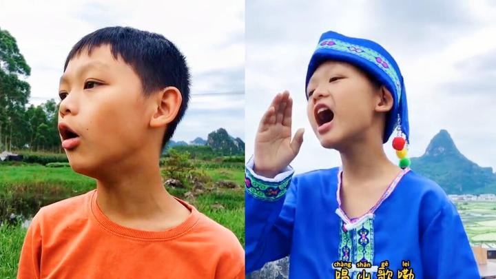 天籁之音啊!小男孩路口霸气演唱,声音干净,天生就是好嗓子!