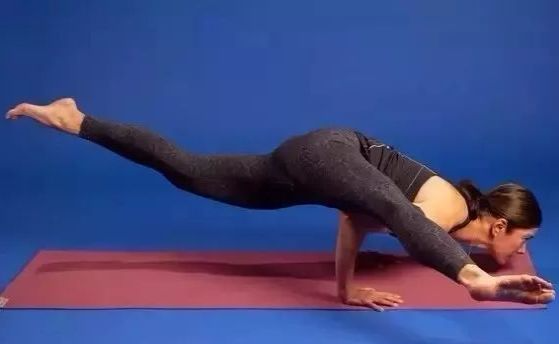 这套瑜伽序列,由简入深快速塑形,一个月练就完美身材