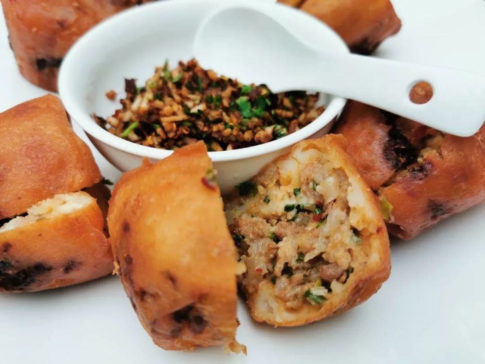 贵州安顺特色小吃:油炸鸡蛋糕,味道酥脆可口